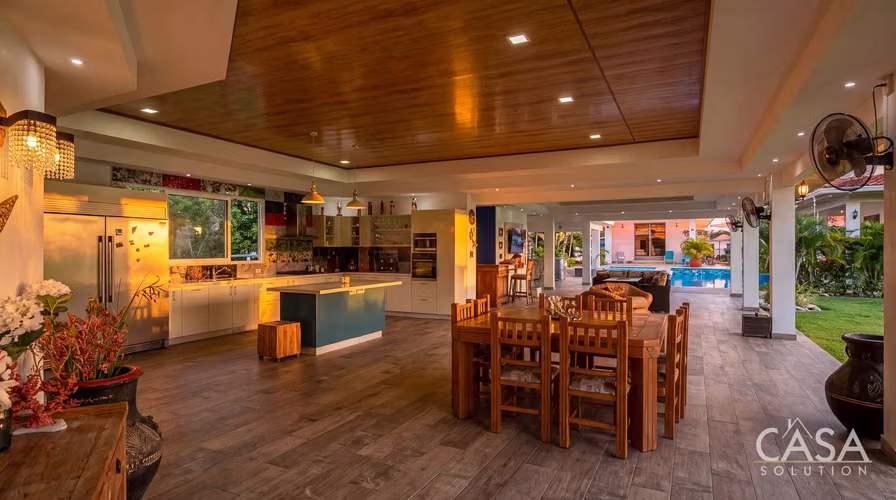 Casa de Playa Amueblada con Piscina, Jacuzzi y Casa de Huéspedes en Venta en Punta Chame, Panamá - Imagen 14