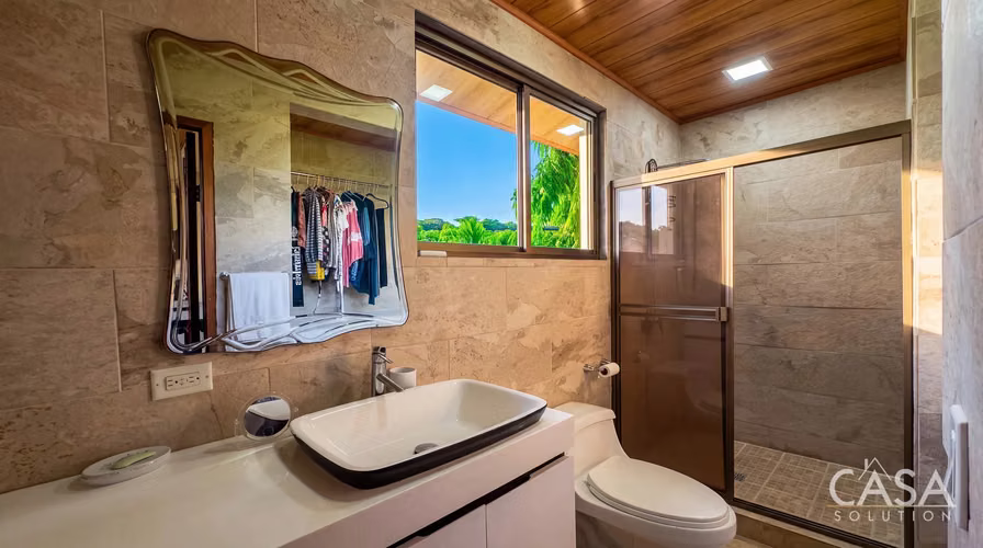 Casa de Playa Amueblada con Piscina, Jacuzzi y Casa de Huéspedes en Venta en Punta Chame, Panamá - Imagen 13