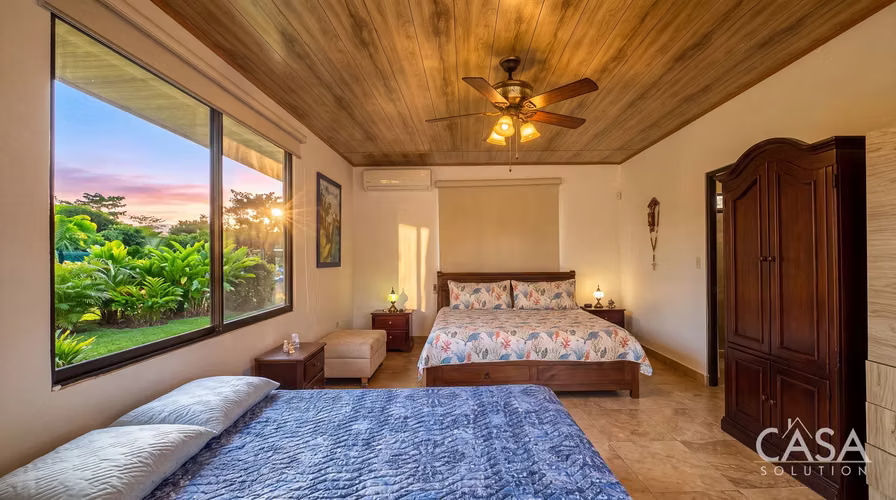 Casa de Playa Amueblada con Piscina, Jacuzzi y Casa de Huéspedes en Venta en Punta Chame, Panamá - Imagen 11
