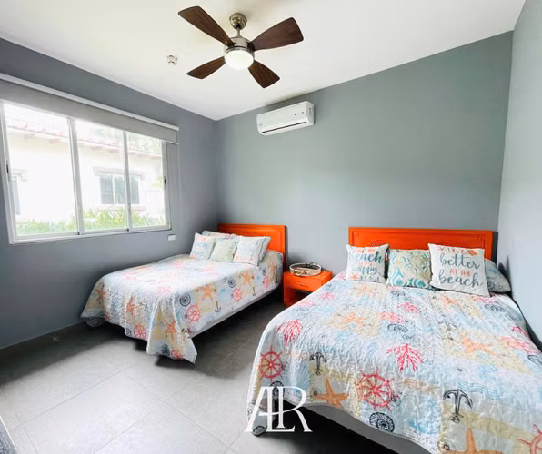 VENDO CASA DE PLAYA EN PUNTA BARCO-LA MARE