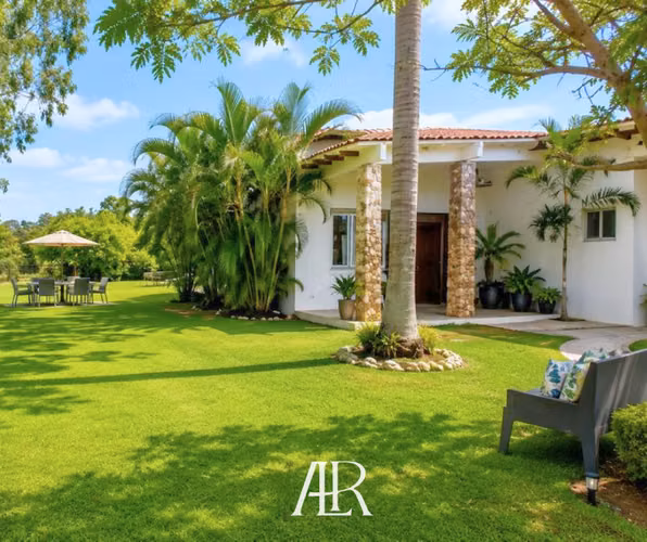 VENDO CASA DE PLAYA EN PUNTA BARCO-LA MARE