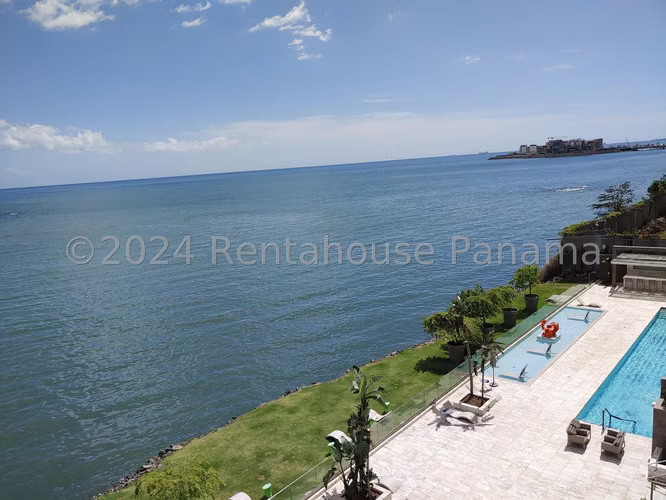 Se Vende Apartamento en Punta Pacifica LA27-105