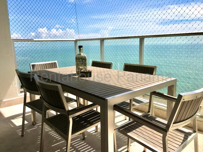 Se Vende Apartamento en Punta Pacifica LA26-8932