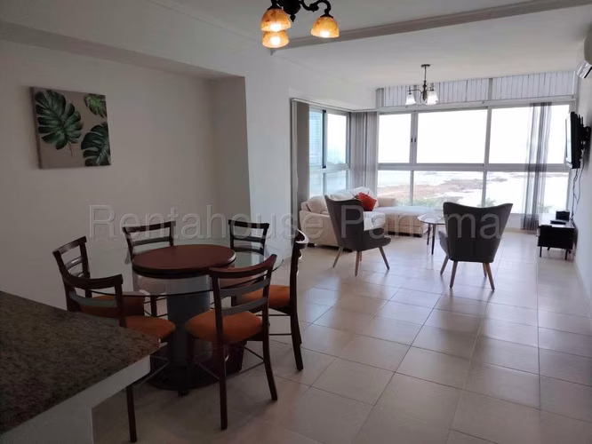 Se Vende Apartamento en Avenida Balboa LA26-9105