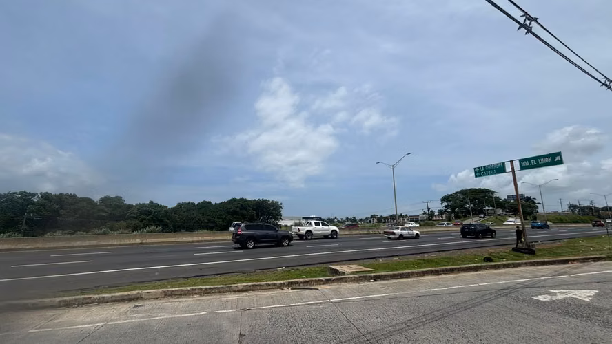 Terreno comercial en alquiler con excelente acceso a la autopista – Costa Verde - RM