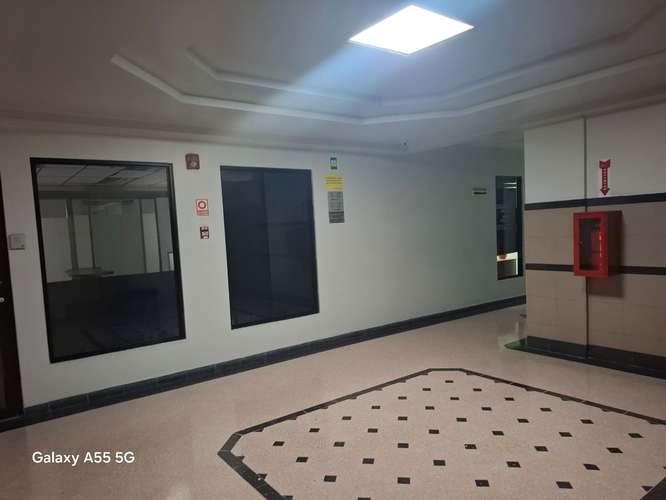 Oficina de 44 mts / Cerca del Dorado Plaza Aventura