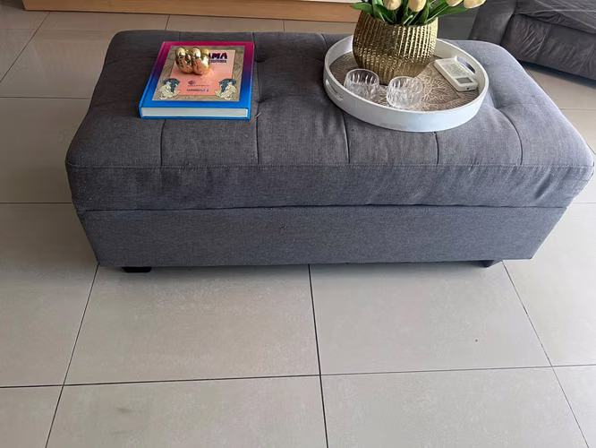 Mueble de tres puestos con poltrona de guardado