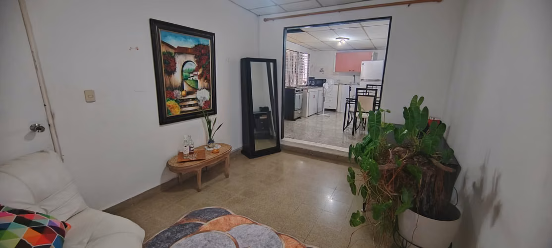 Alquilo Habitacion – 12 de Octubre | $390/mes**
