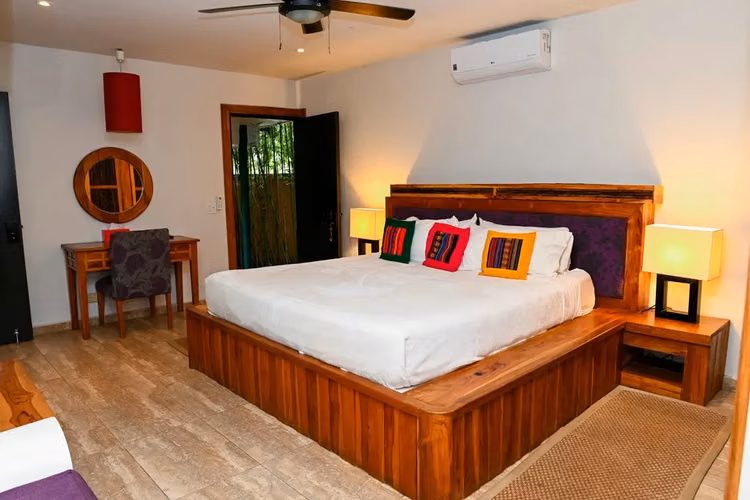Wellness Retreat Ecolodge en Operación a Increíble Precio | 4,500 m² | Cerro Azul | Activo con Rentabilidad Comprobada