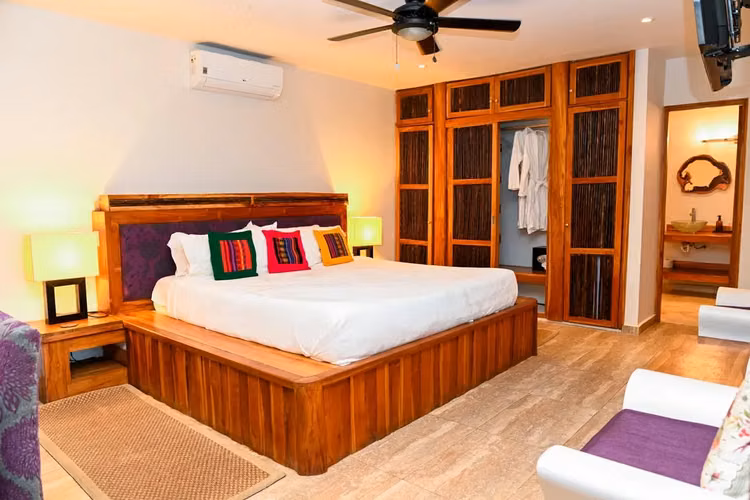 Wellness Retreat Ecolodge en Operación a Increíble Precio | 4,500 m² | Cerro Azul | Activo con Rentabilidad Comprobada