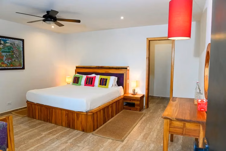 Wellness Retreat Ecolodge en Operación a Increíble Precio | 4,500 m² | Cerro Azul | Activo con Rentabilidad Comprobada