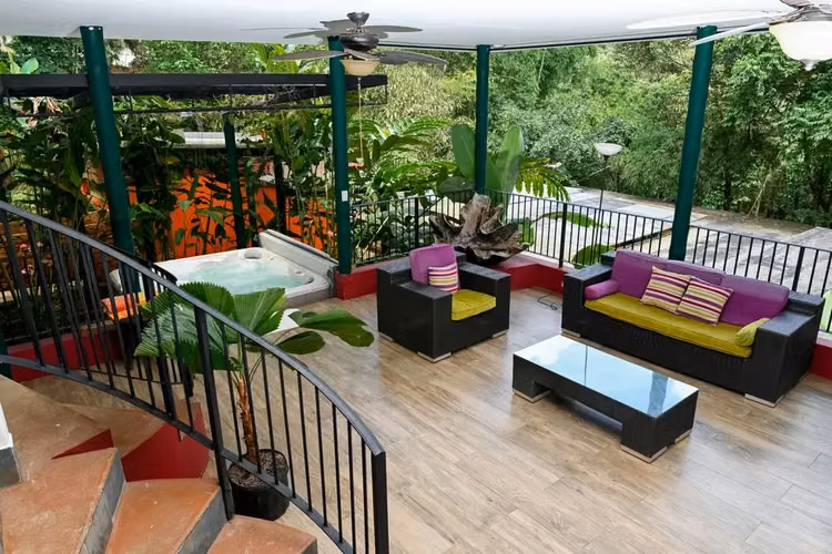 Wellness Retreat Ecolodge en Operación a Increíble Precio | 4,500 m² | Cerro Azul | Activo con Rentabilidad Comprobada