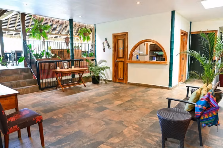 Wellness Retreat Ecolodge en Operación a Increíble Precio | 4,500 m² | Cerro Azul | Activo con Rentabilidad Comprobada