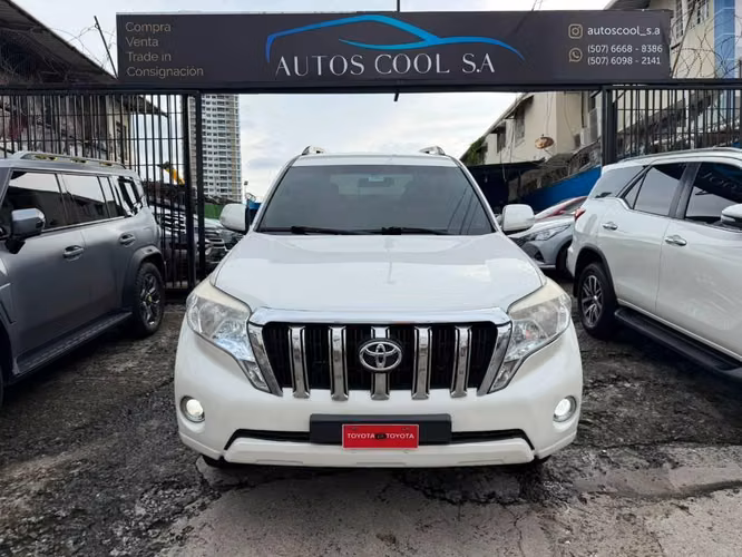 TOYOTA PRADO AÑO 2017 AUTOMÁTICA 4x4 MOTOR A GASOLINA UNICO DUEÑO PERFECTO ESTADO
