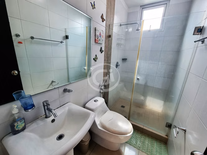 Venta Apartamento Amoblado, Balcón. Con Inquilino, Ideal para Inversionistas