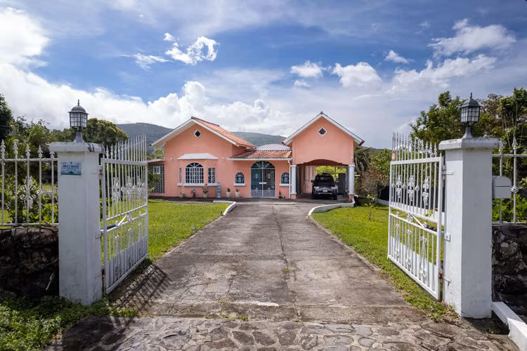Casa espaciosa en Alto Boquete, Panamá