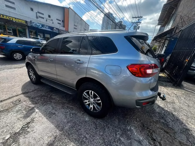 FORD EVERETS AÑO 2019 AUTOMÁTICA 4X4 TURBO DIESEL MOTOR 3.2 UNICO DUEÑO PERFECTAS CONDICIONES