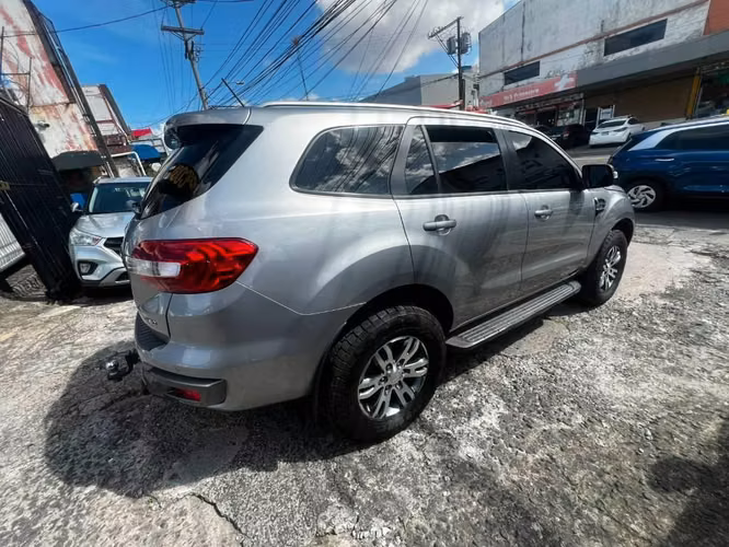 FORD EVERETS AÑO 2019 AUTOMÁTICA 4X4 TURBO DIESEL MOTOR 3.2 UNICO DUEÑO PERFECTAS CONDICIONES
