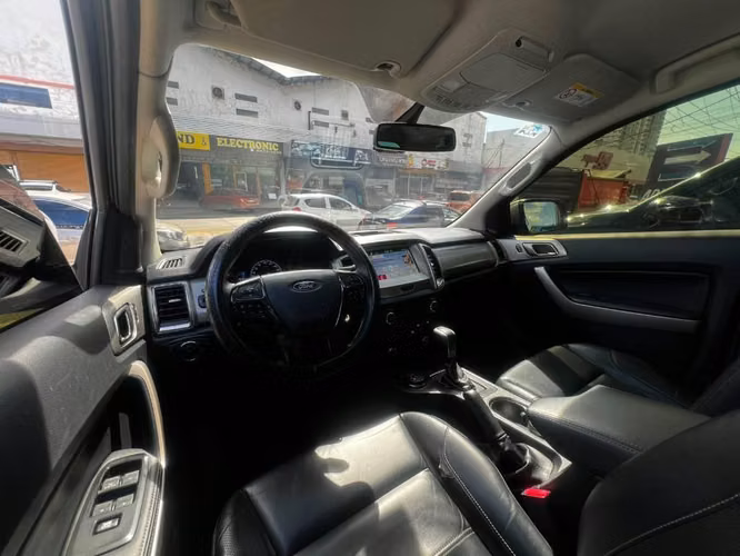 FORD EVERETS AÑO 2019 AUTOMÁTICA 4X4 TURBO DIESEL MOTOR 3.2 UNICO DUEÑO PERFECTAS CONDICIONES