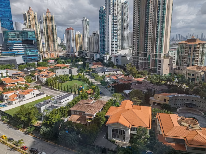Elegante apartamento en Q Tower, Punta Pacífica. * PRECIO AJUSTADO *