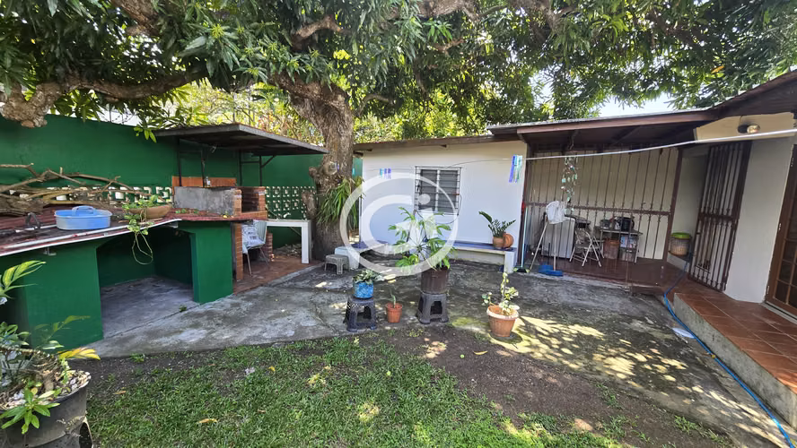 Venta Amplia Casa Unifamiliar El Ingenio. Precio de Remate 855 $/m2