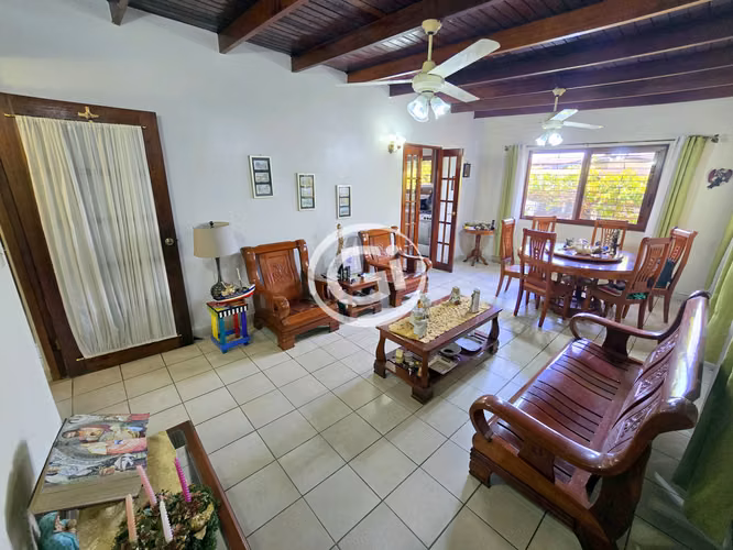 Venta Amplia Casa Unifamiliar El Ingenio. Precio de Remate 855 $/m2