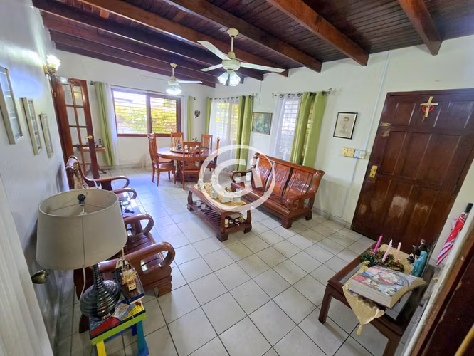 Venta Amplia Casa Unifamiliar El Ingenio. Precio de Remate 855 $/m2