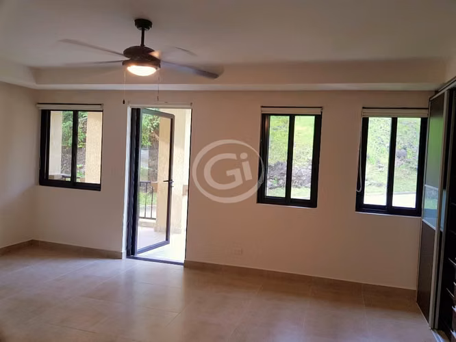 Venta Casa Embassy Club con Inquilino Clayton - Imagen 8