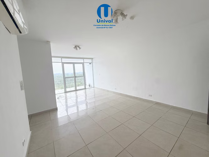 Precio de Oportunidad - Apartamento en Venta en PH Crystal Hills