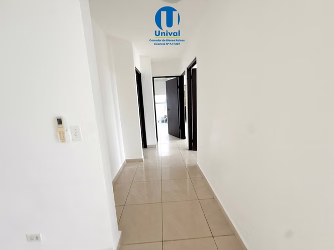 Precio de Oportunidad - Apartamento en Venta en PH Crystal Hills
