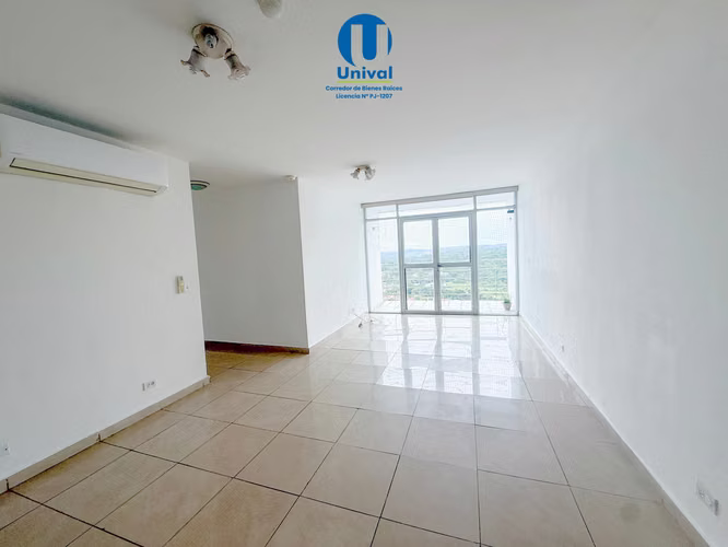 Precio de Oportunidad - Apartamento en Venta en PH Crystal Hills