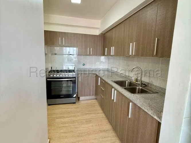Apartamento en Alquiler en San Francisco. PH RESIDENCIAS DEL SOL. 27LDC118