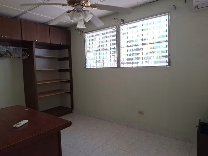 Casa de Playa con Piscina en Vía Principal de Nueva Gorgona