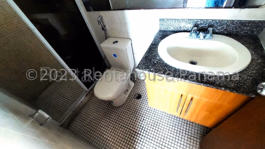 Se Alquila Apartamento en El Cangrejo VLU27-140