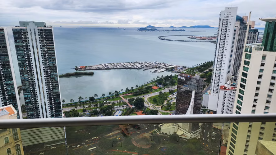 Se vende apartamento en Gorgona frente al Mar PH Ocean Waves
