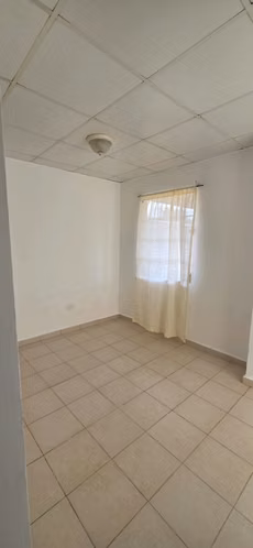 SE ALQUILA CASA EN RESIDENCIAL LAGO EMPERADOR