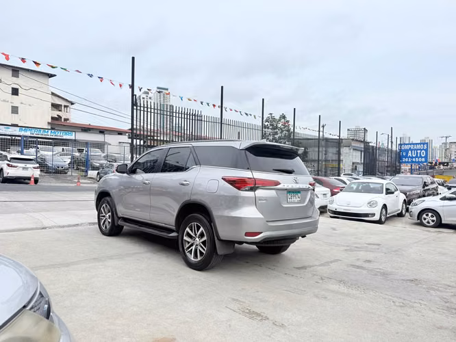 Toyota Fortuner 2017 - Imagen 4