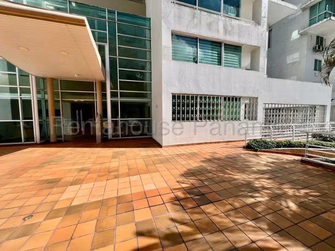 Se Alquila Apartamento en Edison Park MDV27-128