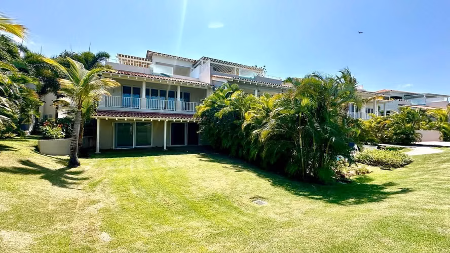En Buenaventura- Elegante Casa frente al Lago y Campos de Golf