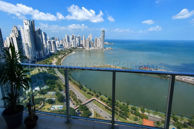 Apartamento en Alquiler en Avenida Balboa MPM 27-98