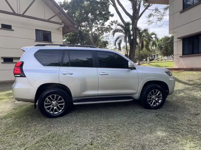 Toyota Landcruiser Prado Diésel - Imagen 11