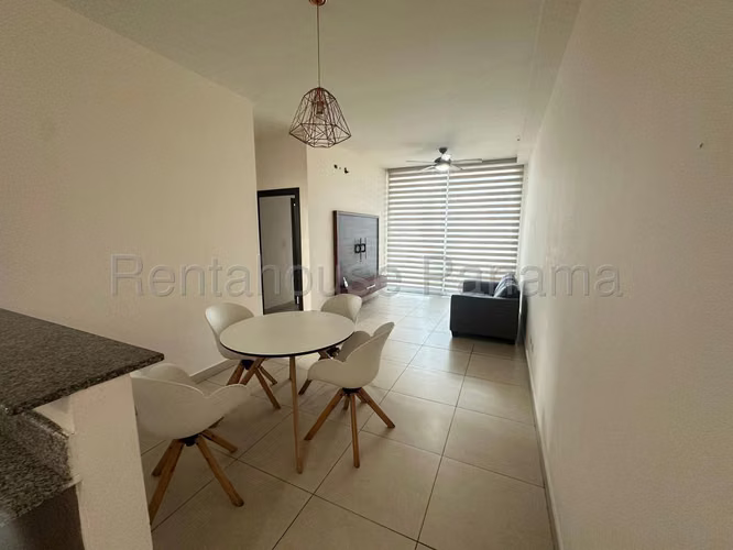 Venta de apartamento en Hato Pintado AK