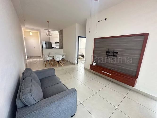 Venta de apartamento en Hato Pintado AK