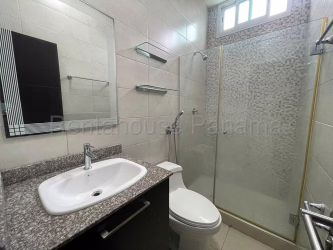 Venta de apartamento en Hato Pintado AK