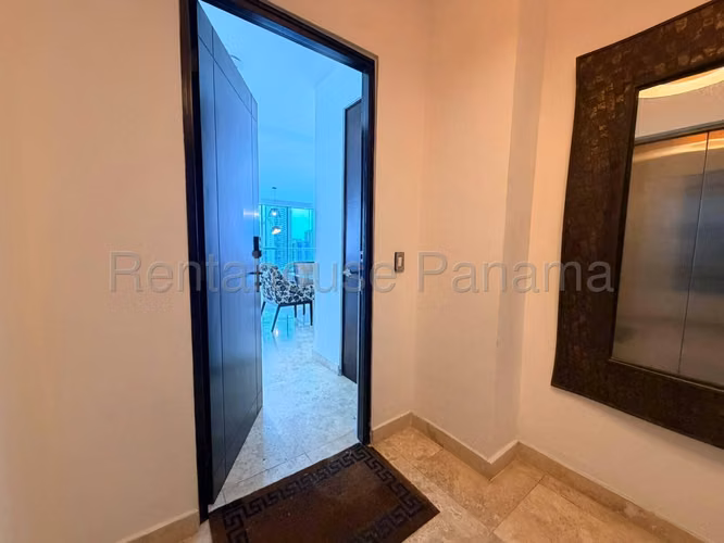 Alquilo Apartamento AMOBLADO en avenida balboa SKY RESIDENCES OF27-161