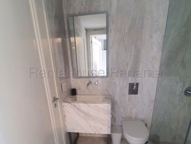 ALQUILER DE APARTAMENTO EN MARBELLA PH WANDERS & YOO RR