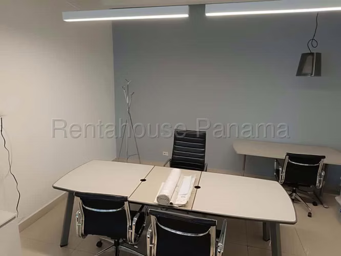 VENTA DE CONSULTORIO EN OBARRIO PH SORTIS BUSINESS RR