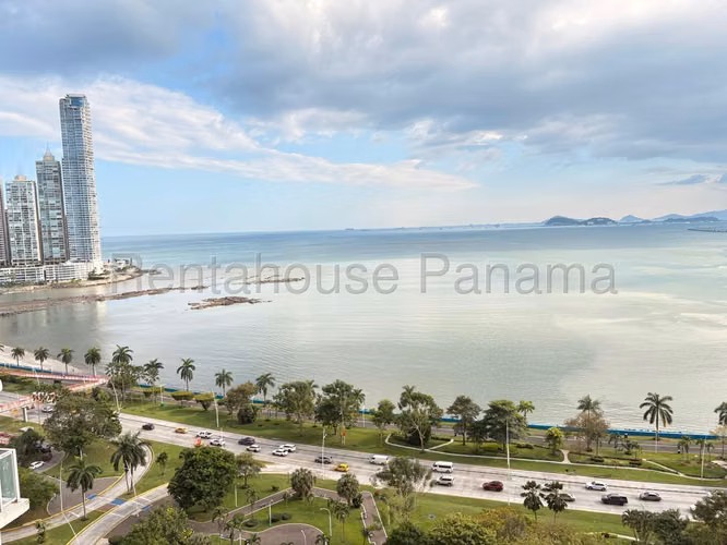 Venta de Apartamento en Avenida Balboa Ph Princesa del Mar Solo Cliente Directo MC