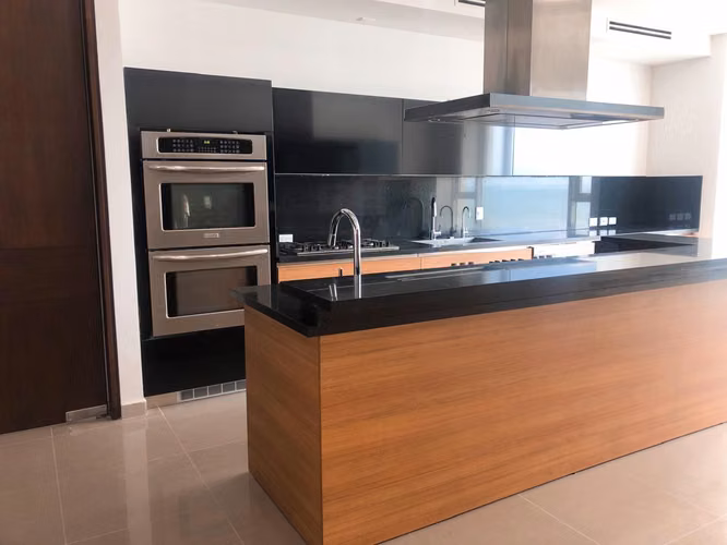 LUJOSO APARTAMENTO de 629 M² en COSTA DEL ESTE - FRENTE AL MAR
