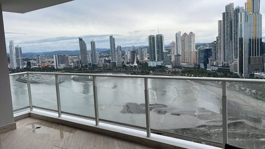 PUNTA PAITILLA - 3 Recamaras - 329 M² - Piso Alto - Balcón